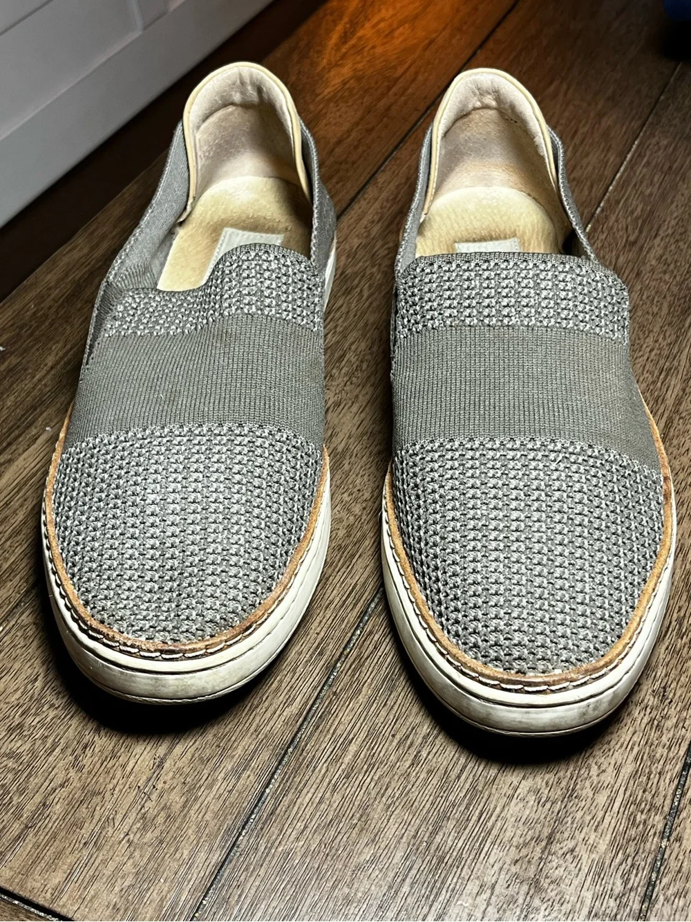 UGG knit slip